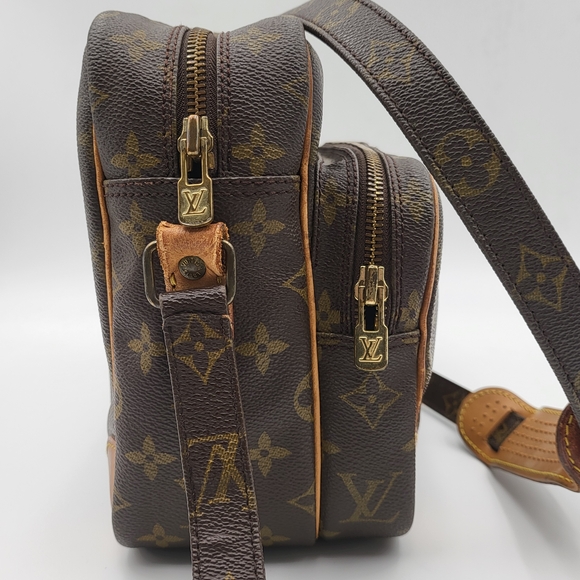 LOUIS VUITTON Monogram Nile Shoulder Bag..Authentic..!! - Picture 4 of 15